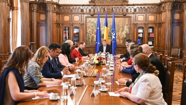 Bijeenkomst met de Roemeense president in Boekarest