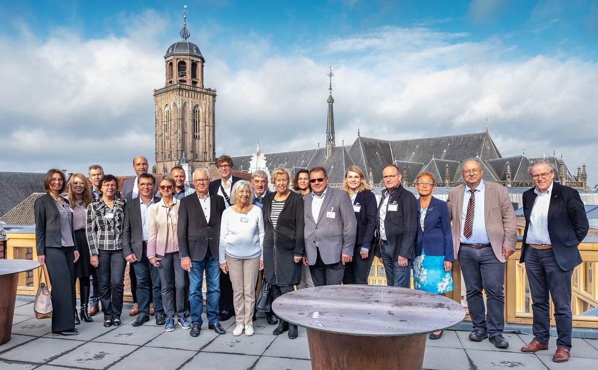 Groepsfoto met delegatie uit Rostock
